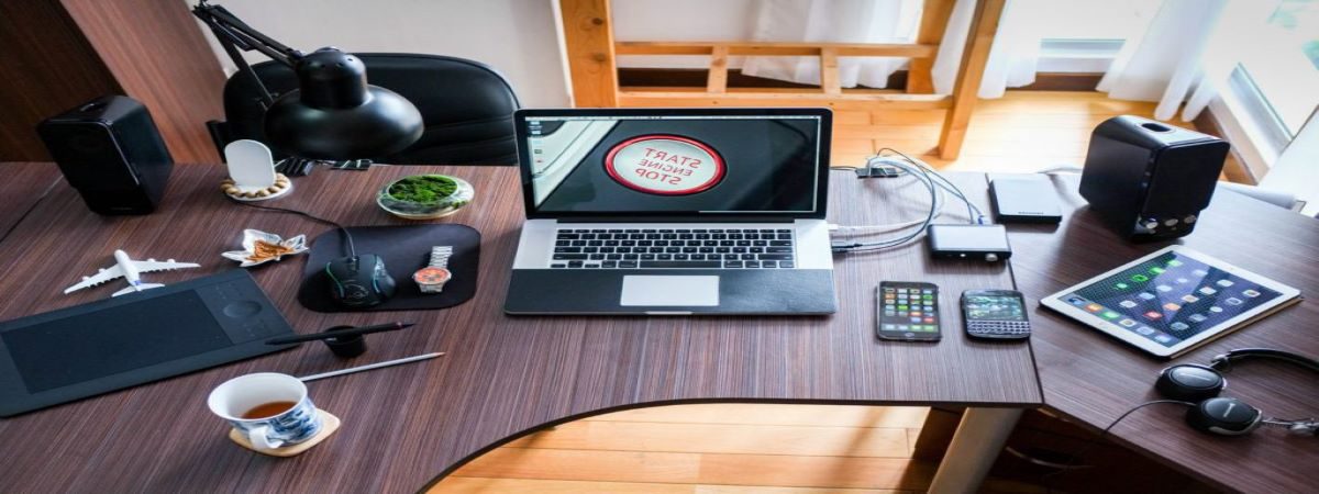 apple-coffee-computer-desk-1200x450